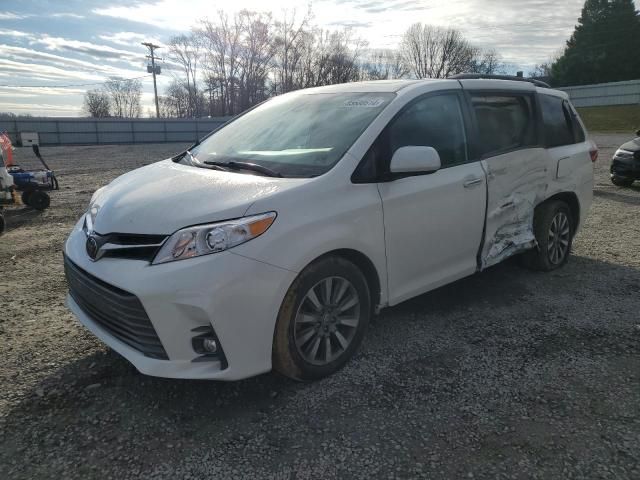 2020 Toyota Sienna XLE