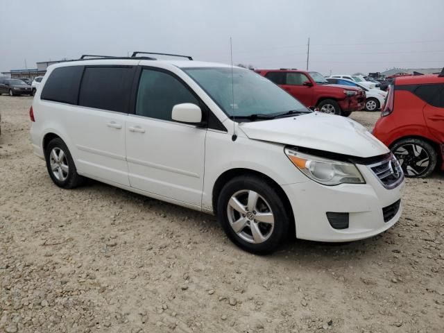 2011 Volkswagen Routan SE