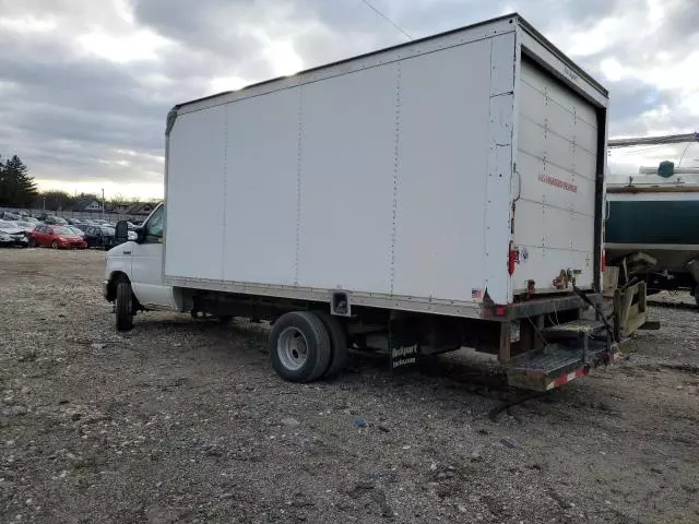 2016 Ford Econoline E450 Super Duty Cutaway Van