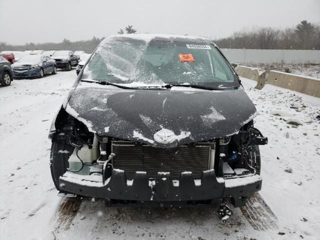 2015 Toyota Sienna LE