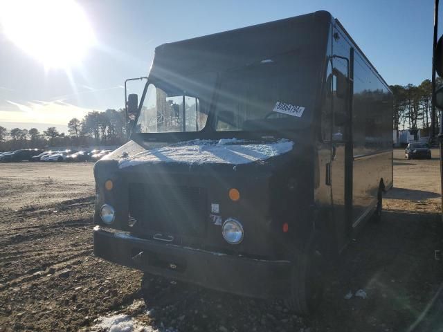 2009 Freightliner Chassis M Line WALK-IN Van