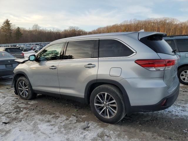 2019 Toyota Highlander SE