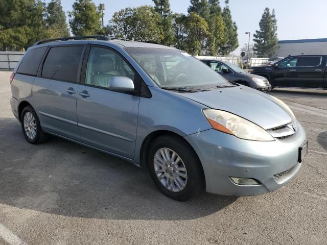 2010 Toyota Sienna XLE