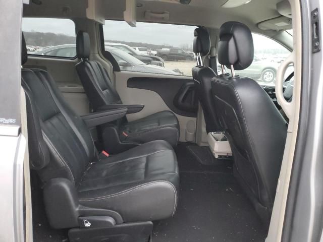 2013 Chrysler Town & Country Touring