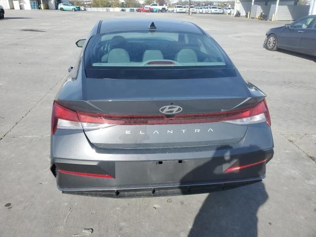 2024 Hyundai Elantra SE