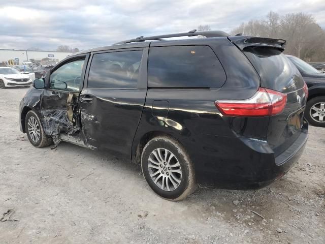 2020 Toyota Sienna XLE