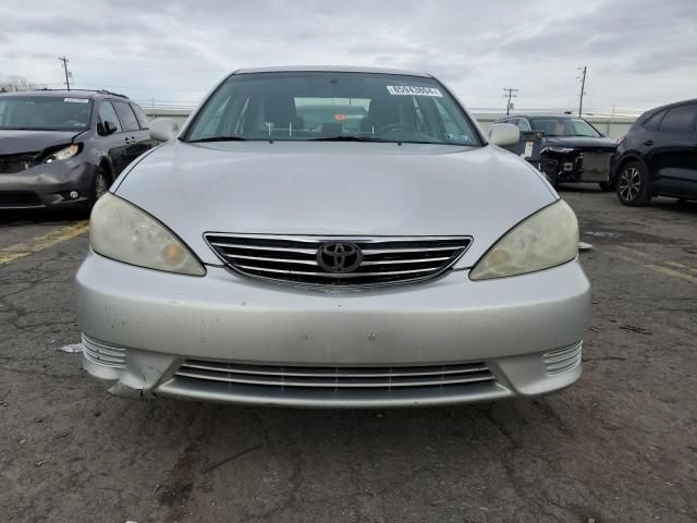 2005 Toyota Camry LE