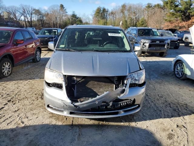 2016 Chrysler Town & Country Touring L