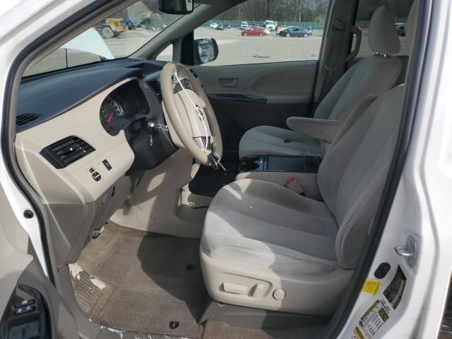 2013 Toyota Sienna LE