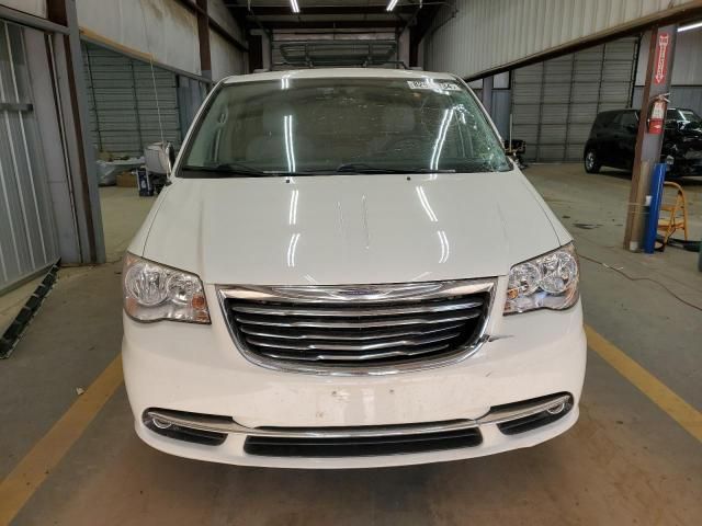 2013 Chrysler Town & Country Touring L