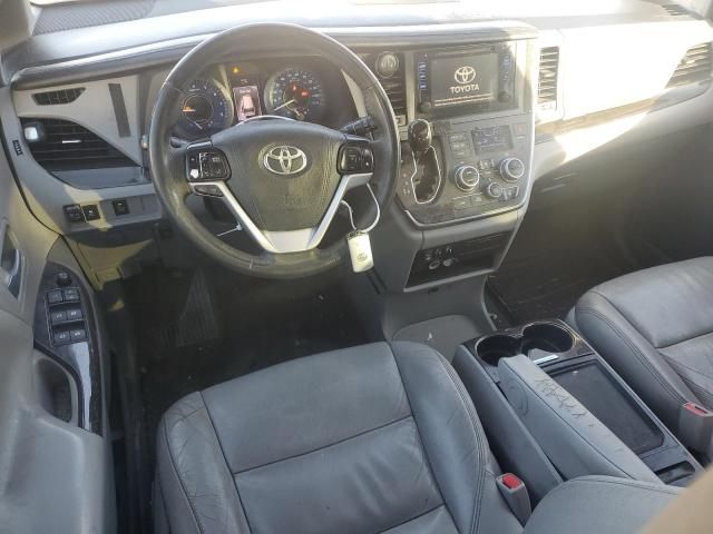 2015 Toyota Sienna XLE