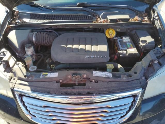 2014 Chrysler Town & Country Touring