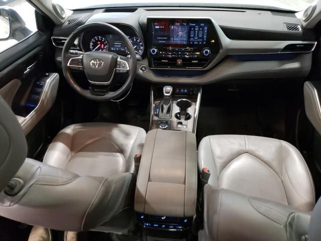 2022 Toyota Highlander Platinum