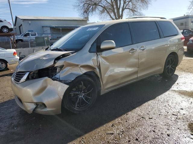 2011 Toyota Sienna XLE