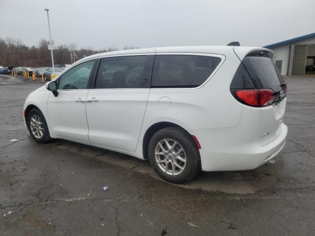 2022 Chrysler Voyager LX