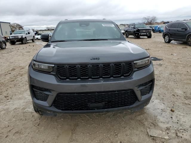 2024 Jeep Grand Cherokee Laredo