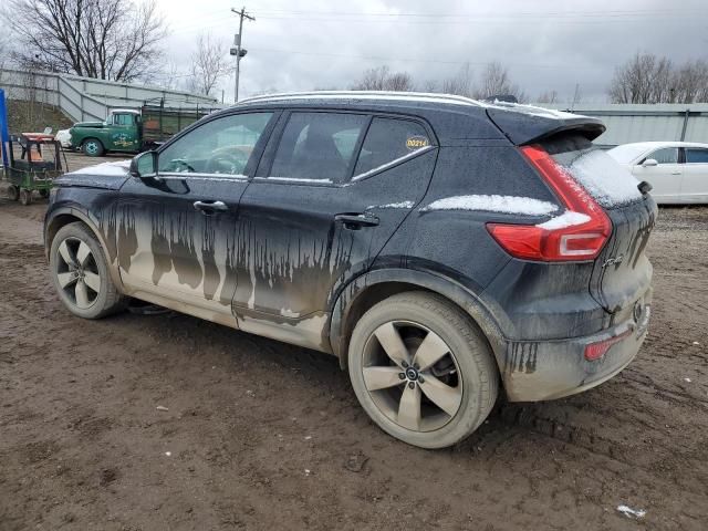 2020 Volvo XC40 T5 Momentum