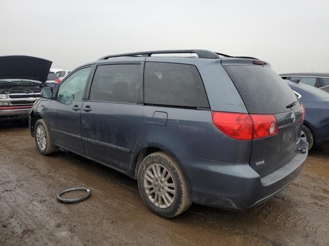 2010 Toyota Sienna XLE