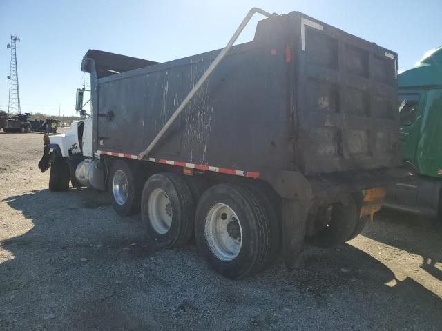 1998 Mack 600 RD600