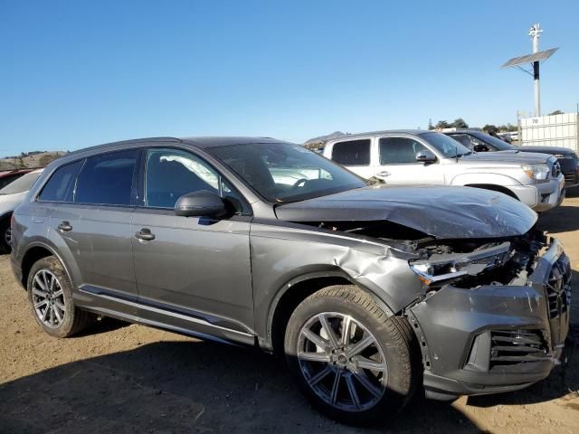 2022 Audi Q7 Premium Plus