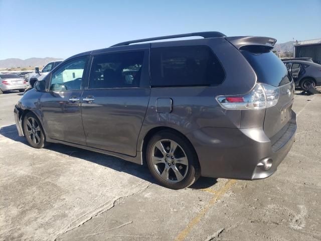 2017 Toyota Sienna SE