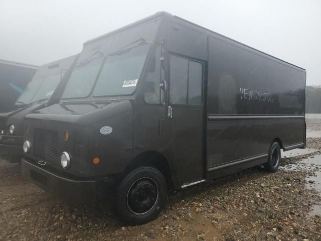 2009 Freightliner Chassis M Line WALK-IN Van