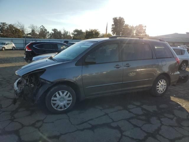 2004 Toyota Sienna CE