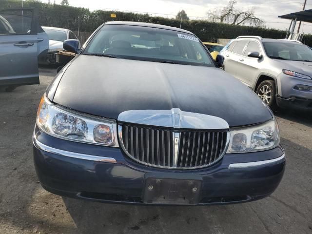 2002 Lincoln Town Car Signature