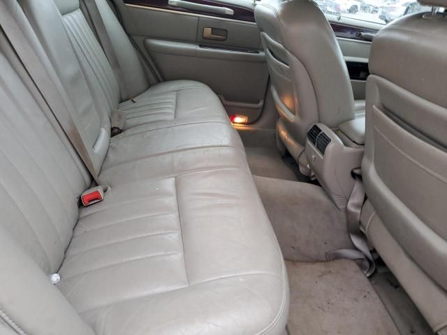 2005 Lincoln Town Car Signature