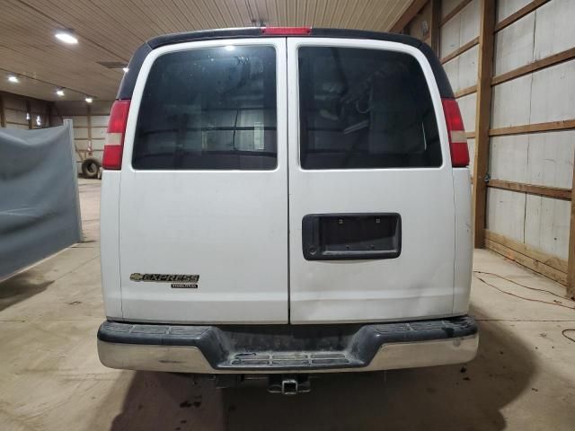 2015 Chevrolet Express G2500