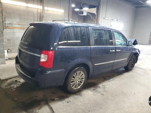 2015 Chrysler Town & Country Touring L