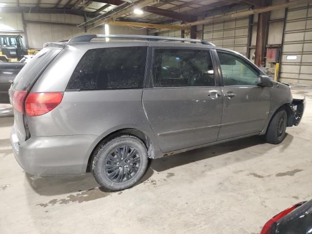 2004 Toyota Sienna CE