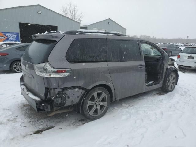 2019 Toyota Sienna SE