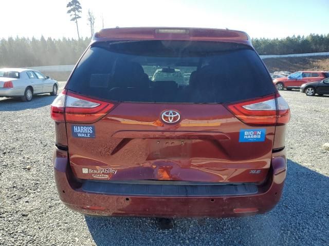 2015 Toyota Sienna XLE