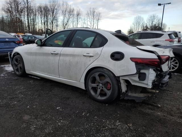 2018 Alfa Romeo Giulia Q4