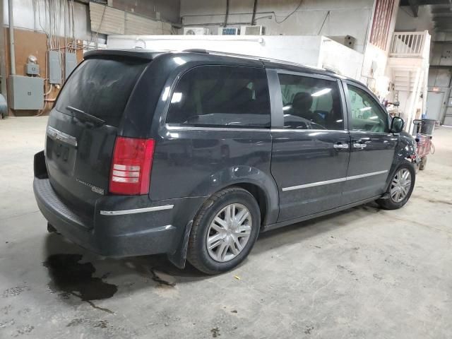 2010 Chrysler Town & Country Limited