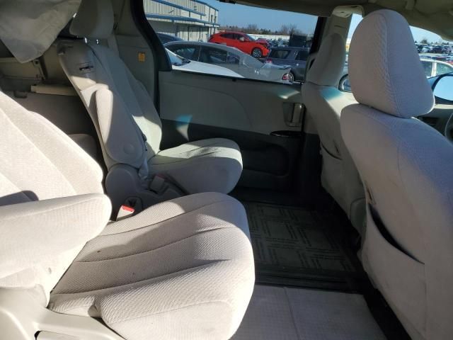 2013 Toyota Sienna LE