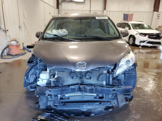 2013 Toyota Sienna LE