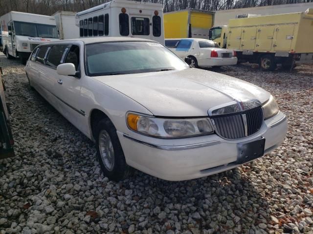 1999 Lincoln Town Car Executive