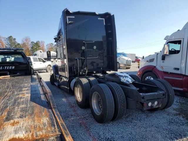 2014 Kenworth Construction T680