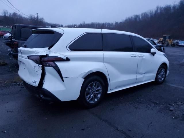 2024 Toyota Sienna LE