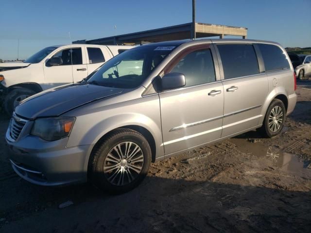 2014 Chrysler Town & Country S