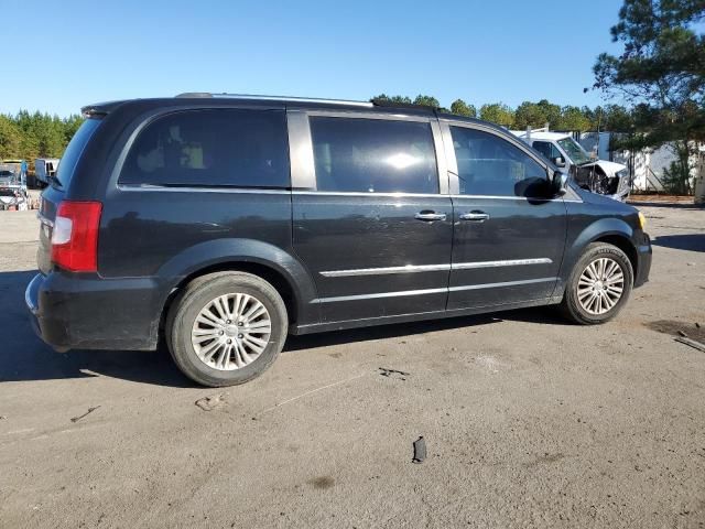 2012 Chrysler Town & Country Limited