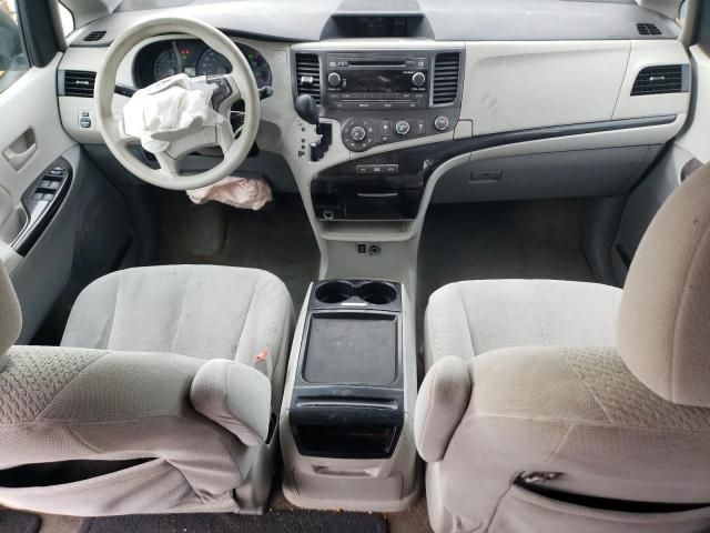 2011 Toyota Sienna LE