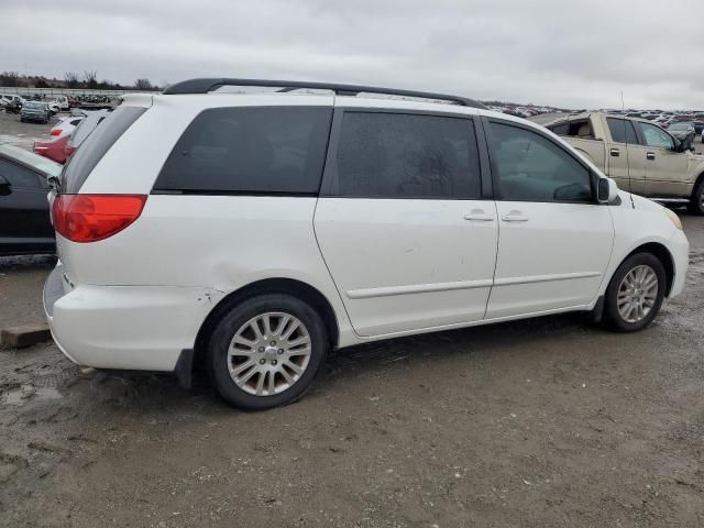 2010 Toyota Sienna XLE