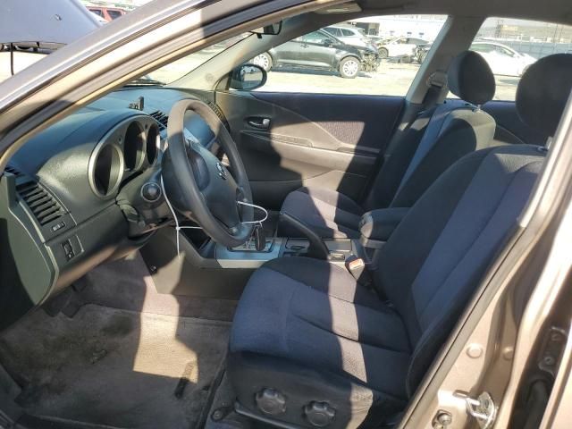 2004 Nissan Altima Base