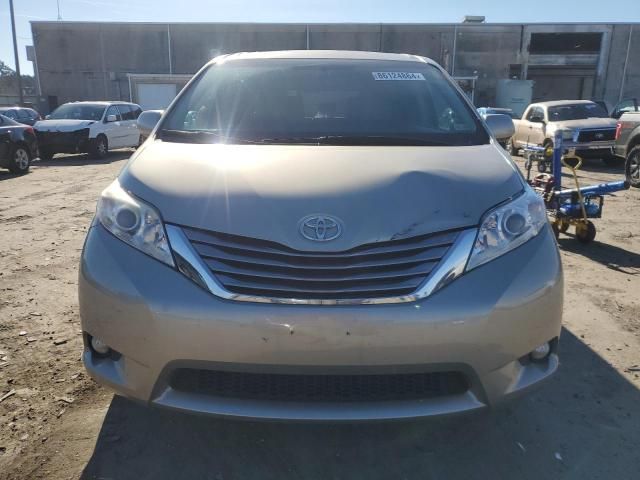 2017 Toyota Sienna XLE