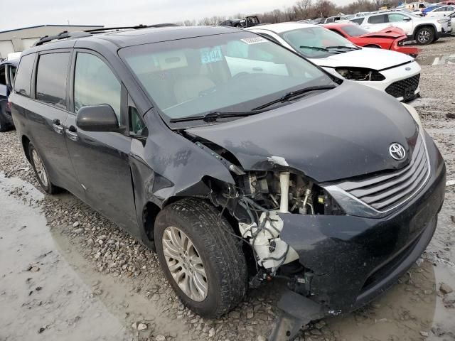 2016 Toyota Sienna XLE