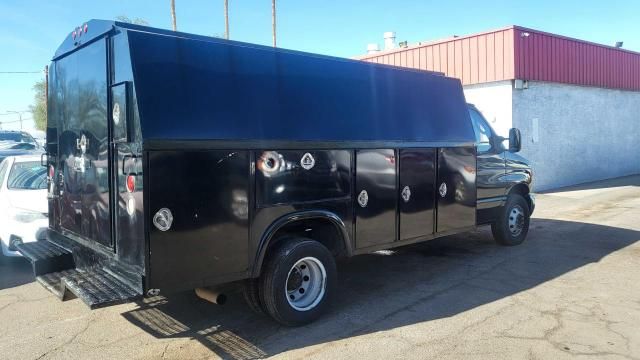 2004 Ford Econoline E450 Super Duty Cutaway Van