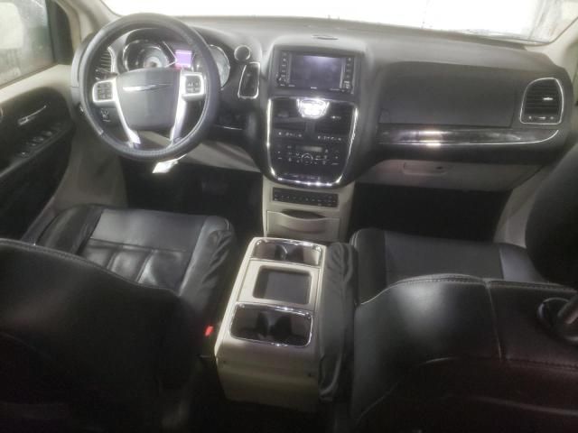 2013 Chrysler Town & Country Touring L